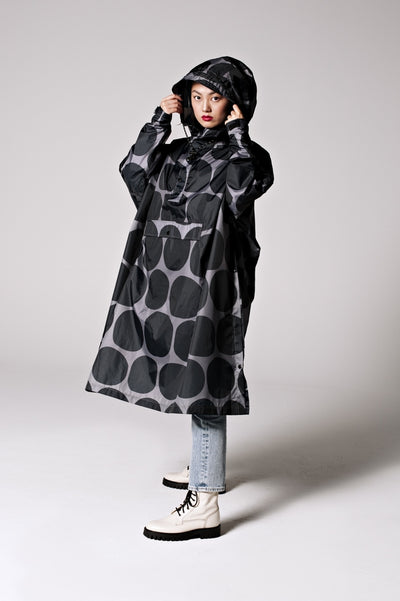 RegnPoncho  Black Polka