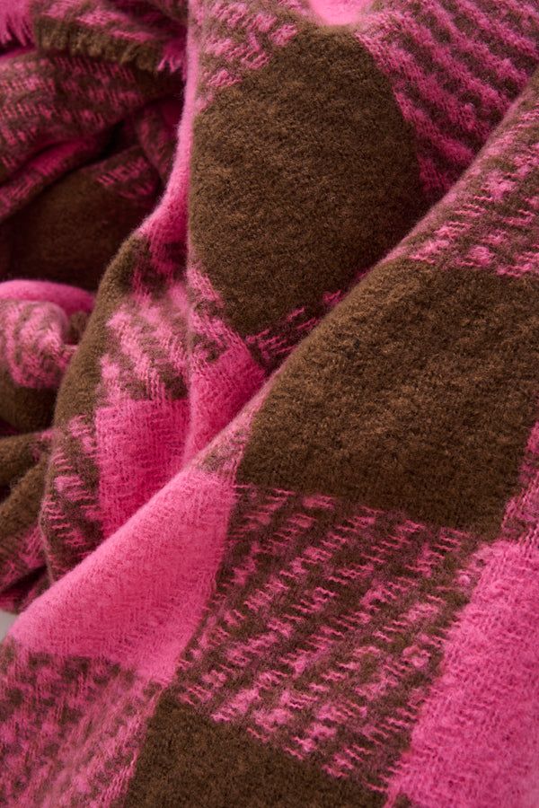 smukt-pink-toerklaede-med-tern-fra-kaffe-curve-stylenummer-10581709